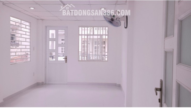 Chính chủ bán nhà mới, nguyên căn 3.4*20m, khu biệt thự, hẻm xe tải 6m, 141/ đường Bàn Cờ P3, Q3, HCM